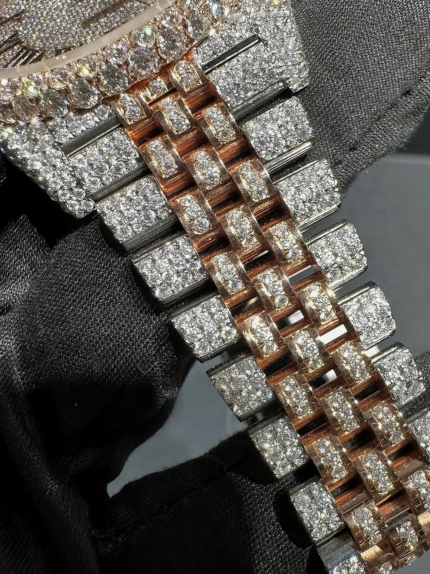 Luxury Overgild Rainbow Gemstone Bezel Chronograph Moissanite Diamond Watch